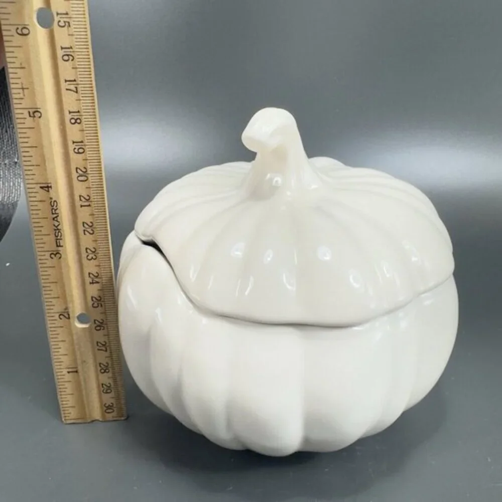 Home Interiors Stoneware Ceramic Pumpkin Shape Canister Cookie‎ Jar Container